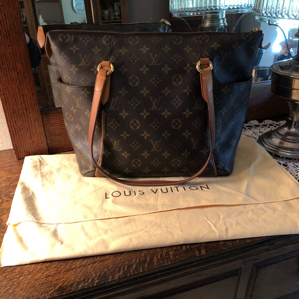 Authentic Louis Vuitton Totally PM Purse Tote